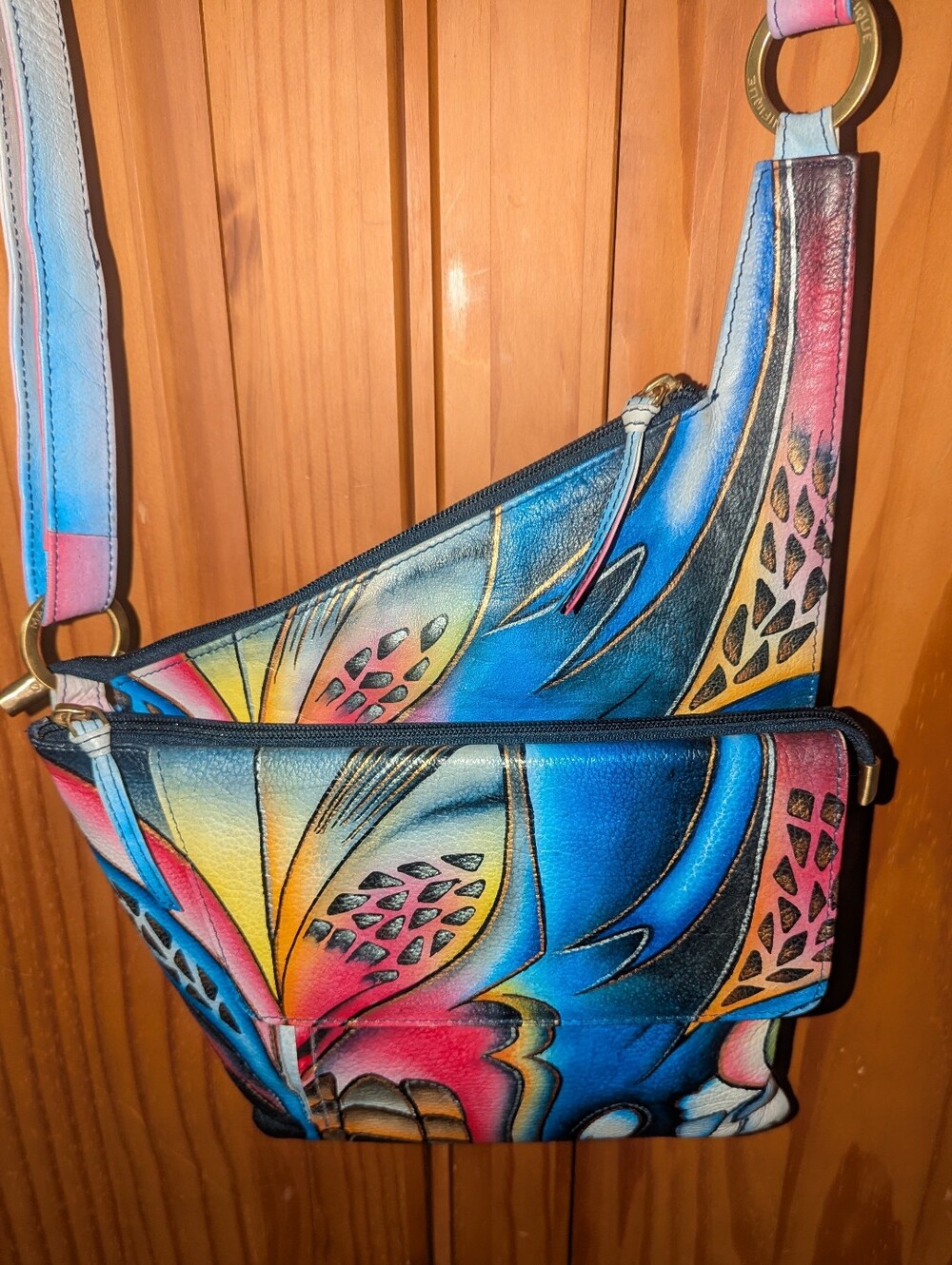 Magnifique Hand-Painted Multicolor Leather Crossbody Bag Artistic Everyday Carry